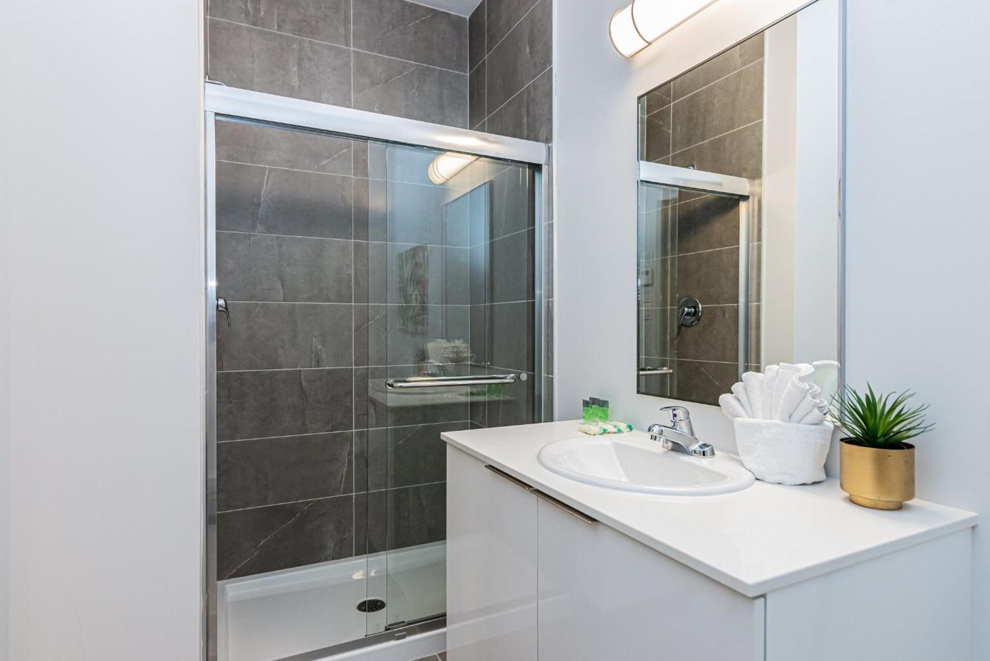 Wonderful New Studio Close To Mount Royal By Den Stays Montréal Quarto foto
