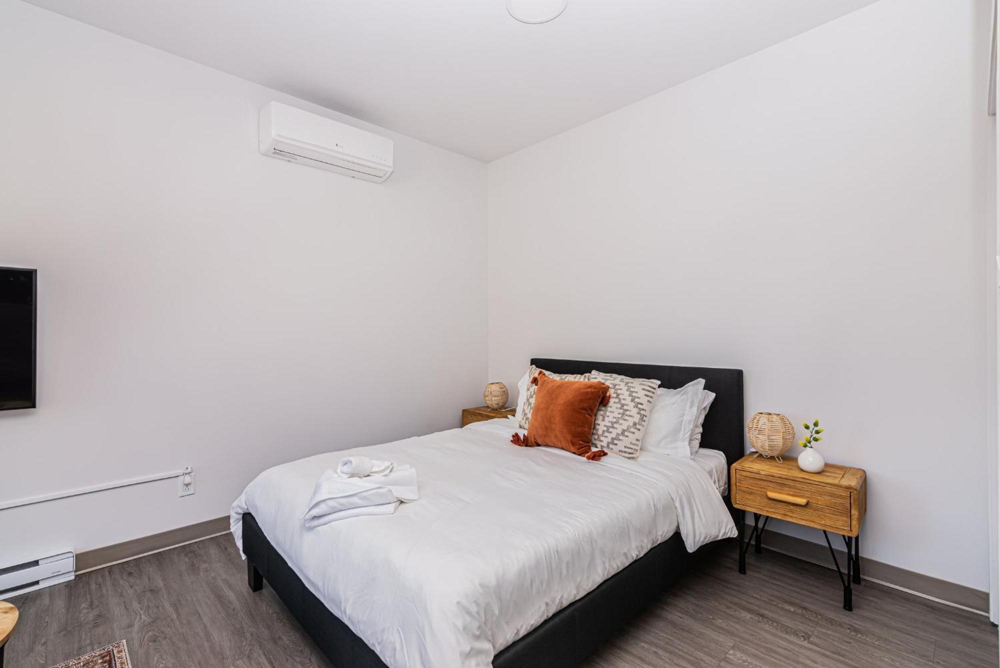 Wonderful New Studio Close To Mount Royal By Den Stays Montréal Quarto foto