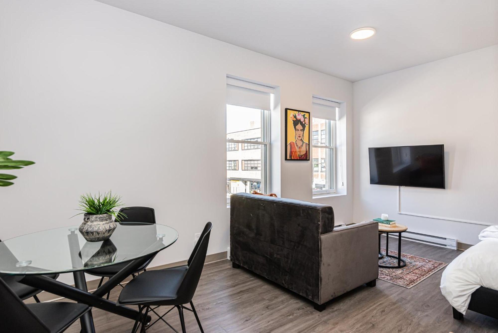 Wonderful New Studio Close To Mount Royal By Den Stays Montréal Quarto foto
